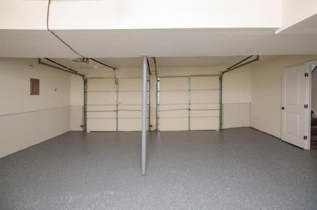 Building Photo - 810 Clearfield Ln