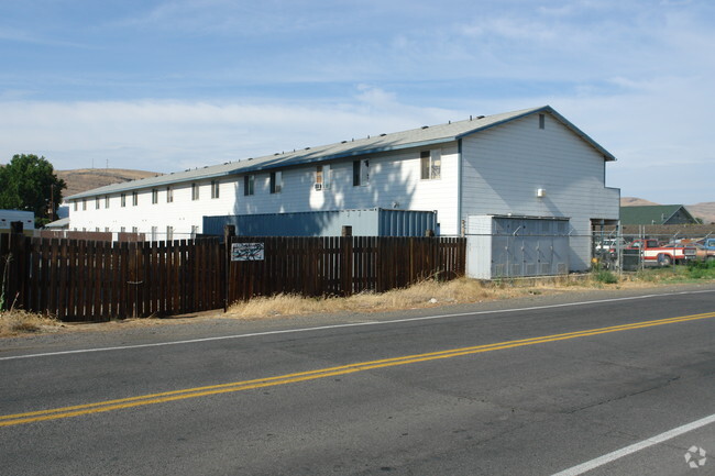 Building Photo - Welcome to Columbia Apartments in Yakima!