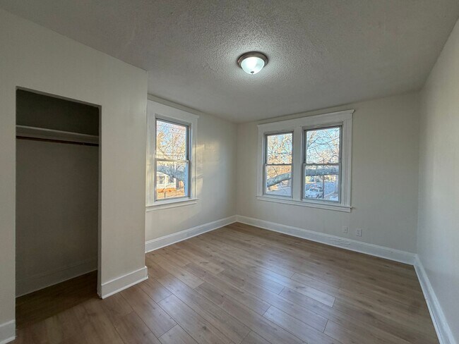 Building Photo - 57 Maltby St