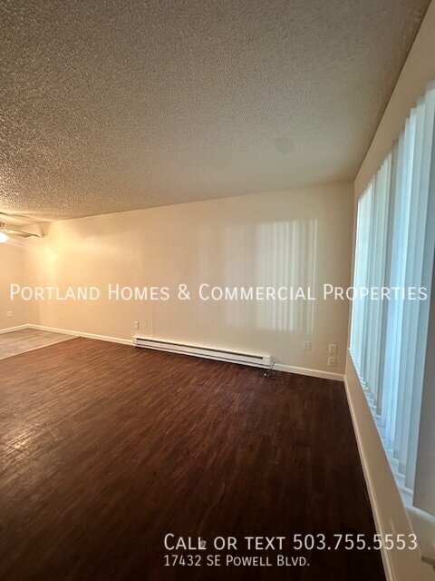 Building Photo - 17432 SE Powell Blvd