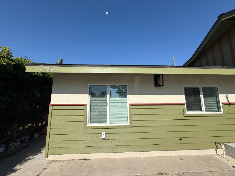 Building Photo - 11090 S Dallas Dr