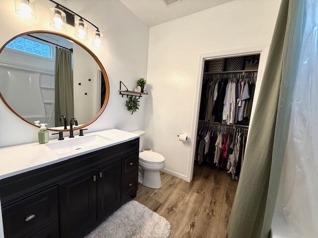 Master Bath - 2604 Northwood Cir