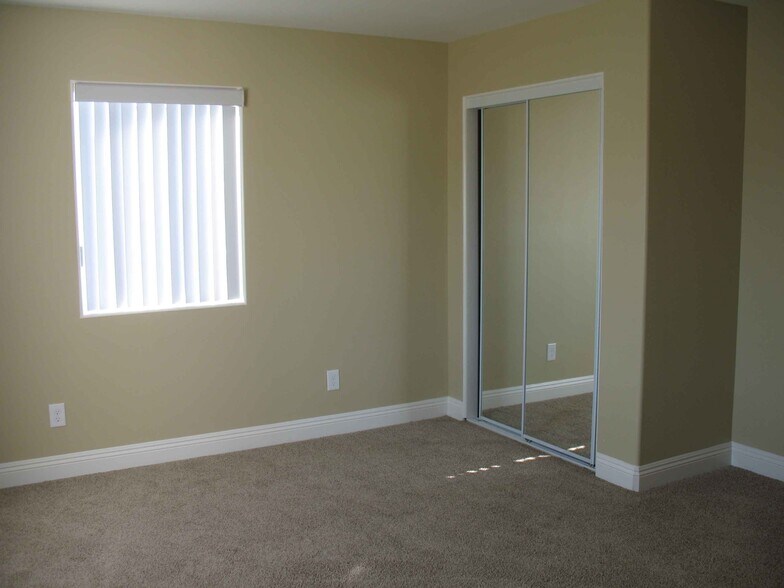 Building Photo - 7216 10th Ave