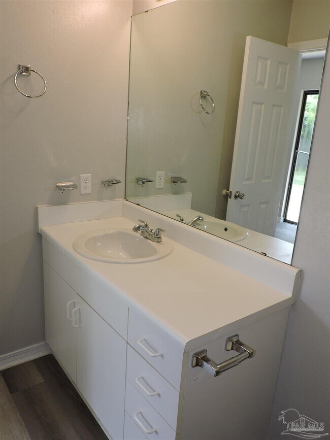 Building Photo - 5525 Woodsman Ct