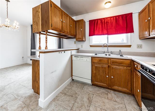 Building Photo - 838 Daffodil St