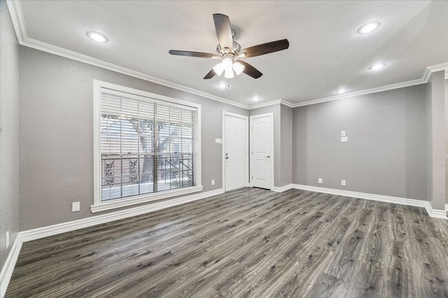 Building Photo - 11550 Chimney Rock Rd