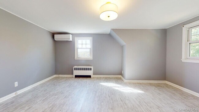 Building Photo - 162 N Rd