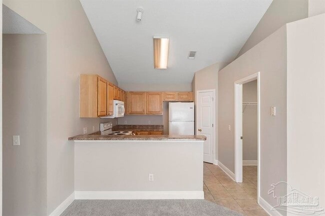 Building Photo - 6184 Green Acres Dr