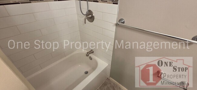 Building Photo - 8408 E 93rd Terrace