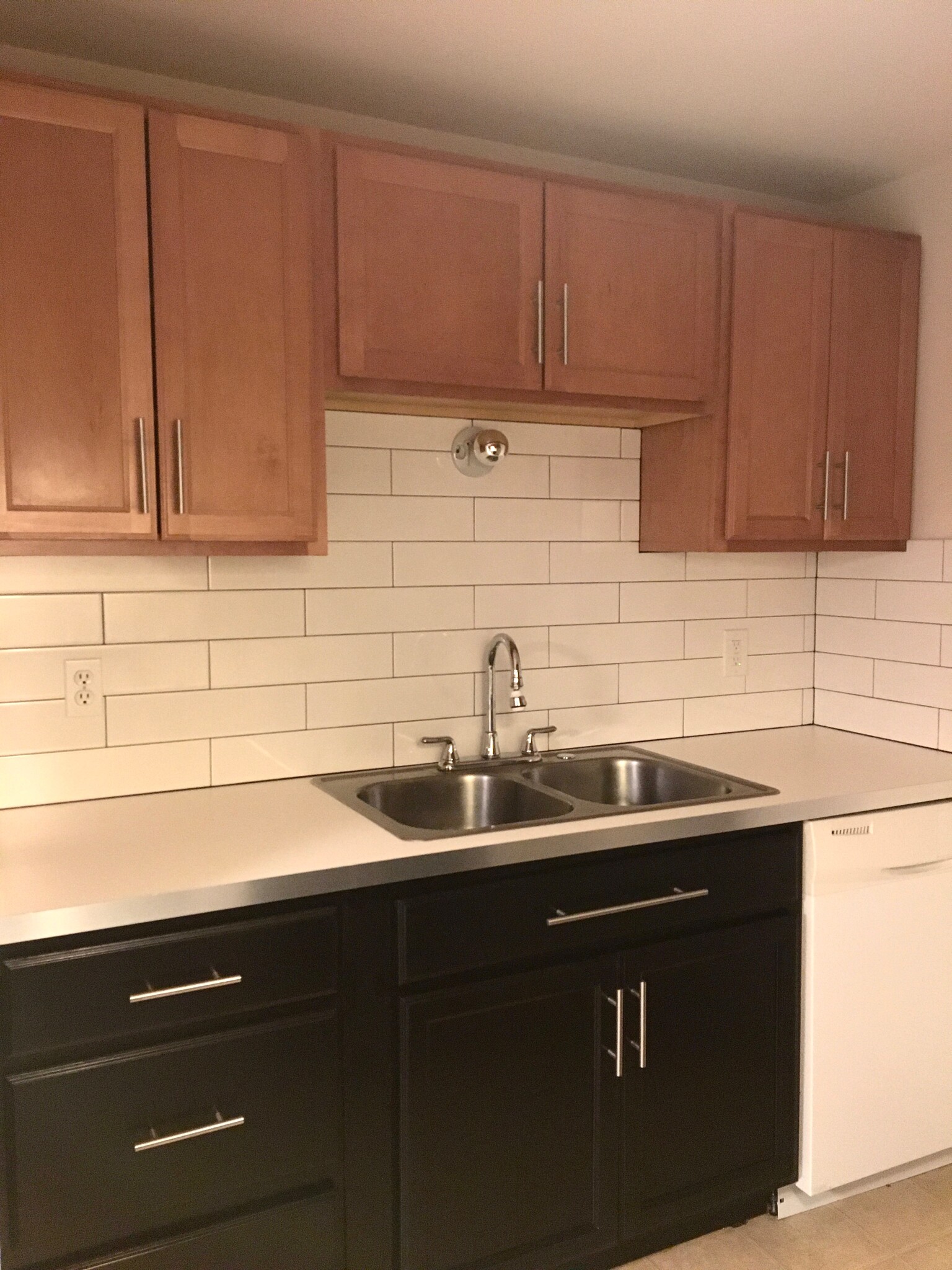 Building Photo - 4925 SE 71st Ave