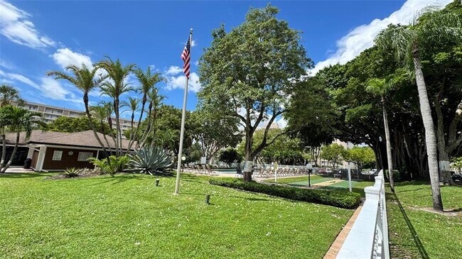 Building Photo - 2650 S Course Dr