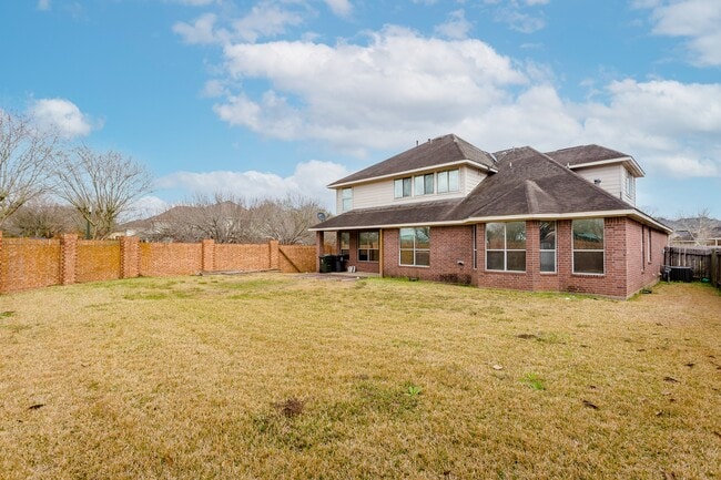 Building Photo - 5906 Saber River