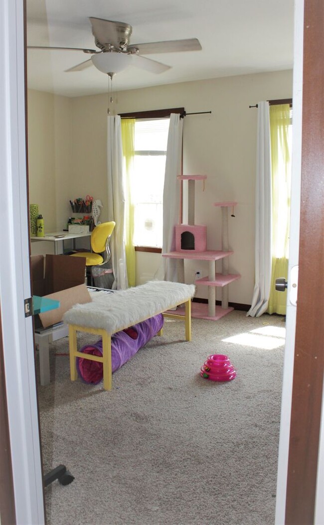 Building Photo - Single Family Home