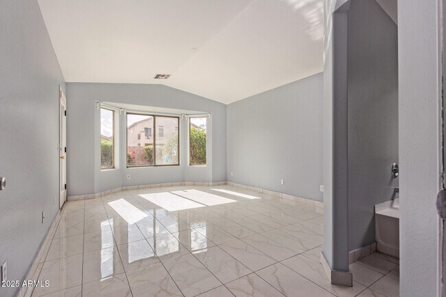 Building Photo - 5023 W Lynne Ln