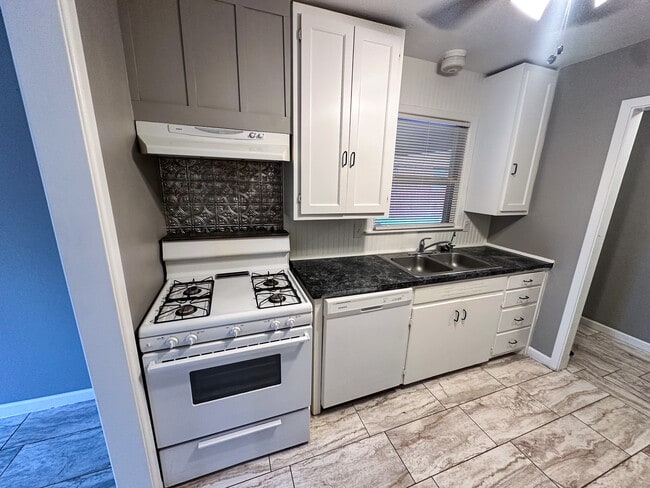 Building Photo - 2801 53rd St