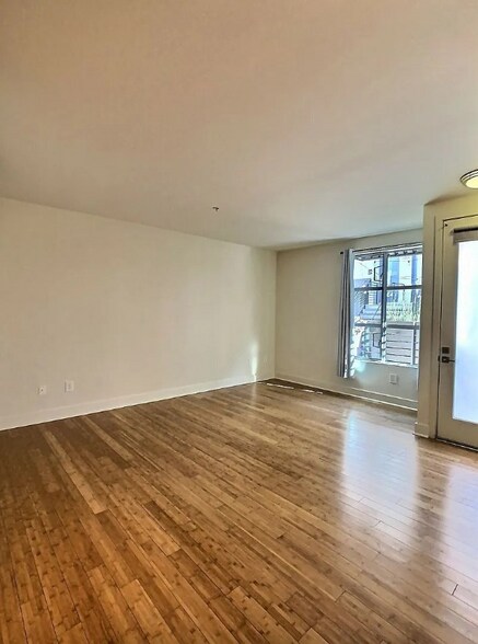 Building Photo - 1 E Julian St