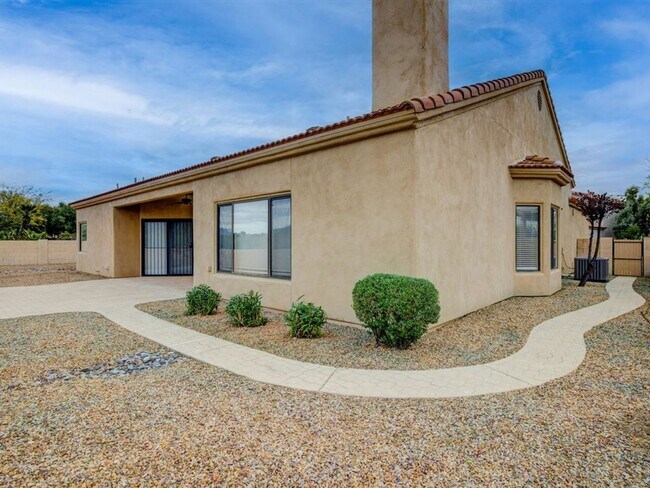 Building Photo - Spacious 4-Bedroom Home with Open Layout & Large Backyard