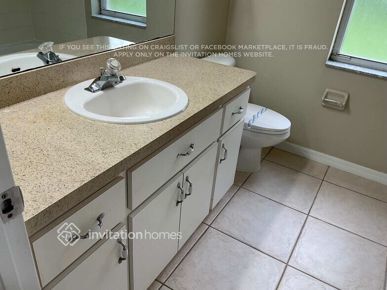 Building Photo - 11011 Lynn Lake Cir