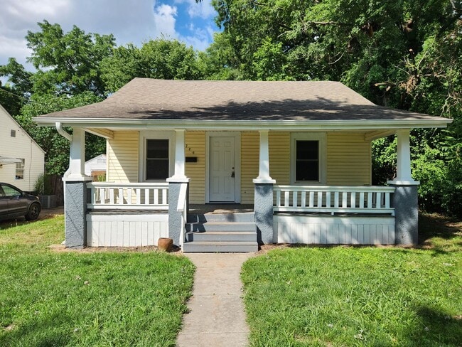 Primary Photo - Spacious 3-Bedroom, 1-Bathroom Home AVAILA...