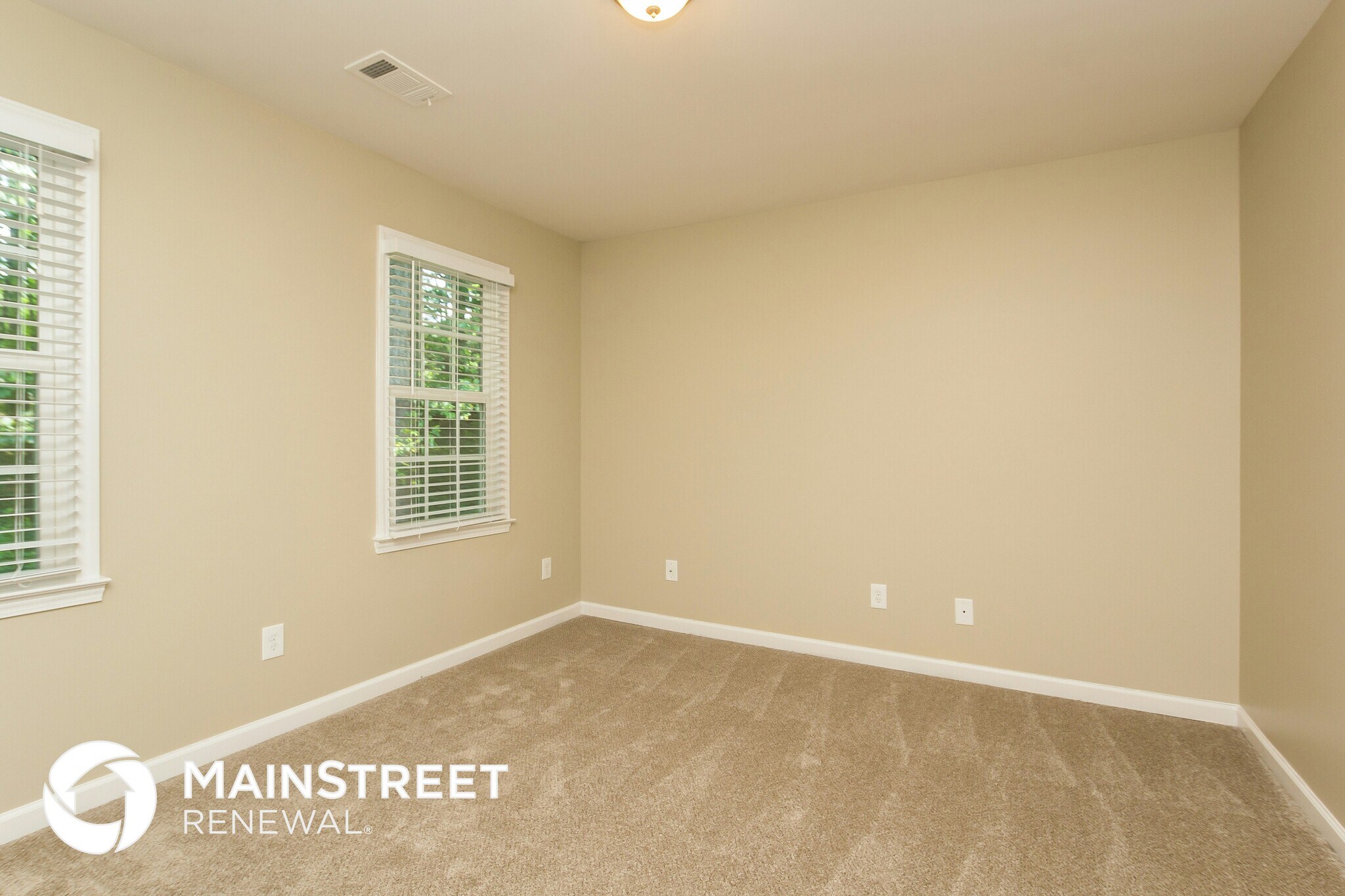 Building Photo - 320 Sumter Dr NE