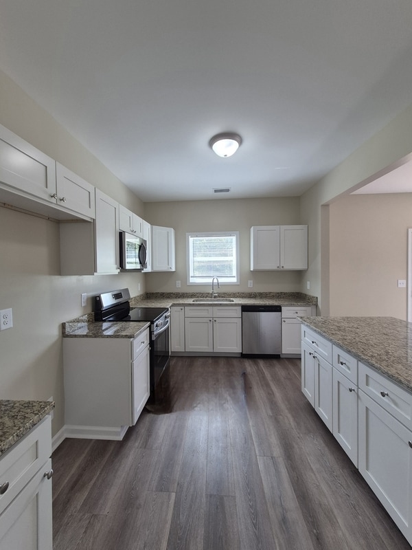 Building Photo - 209 Charlotte Cir