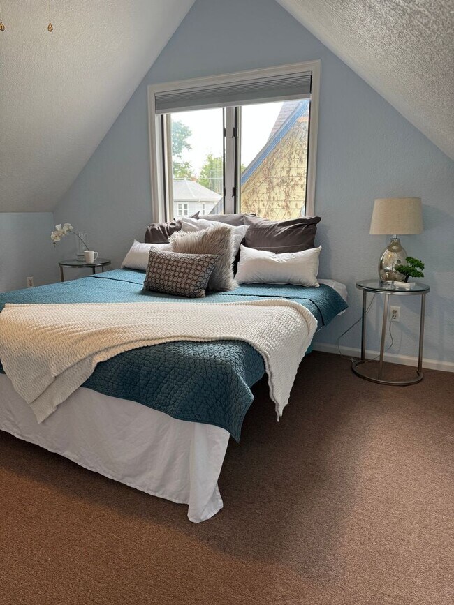 Building Photo - 3-bedroom home in Central Boulder