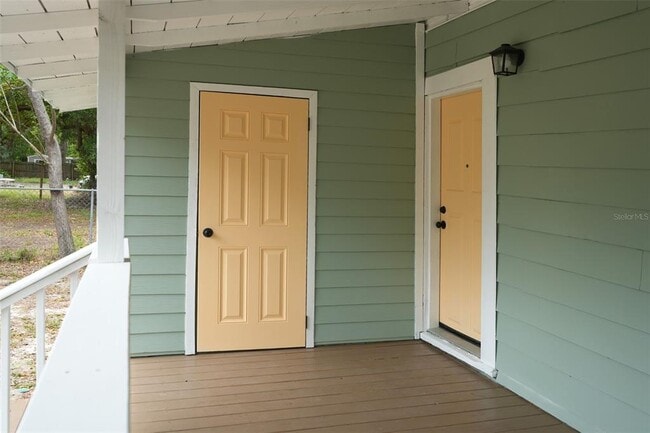 Building Photo - 1221 E Osborne Ave