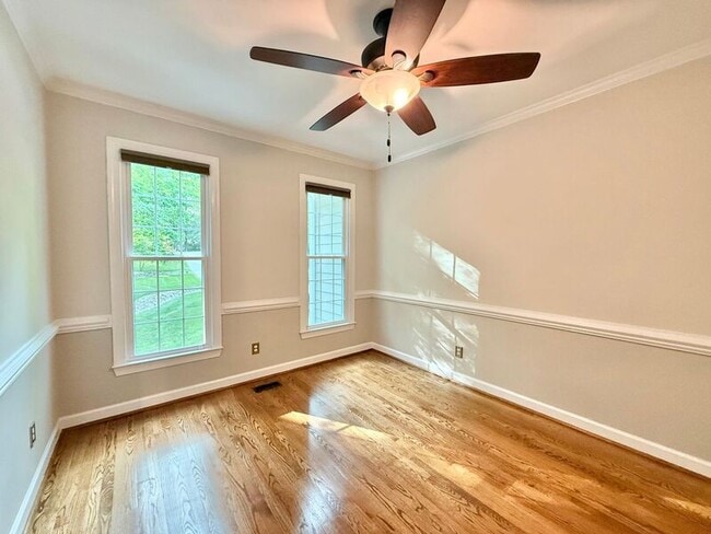 Building Photo - 9412 Springdale Dr