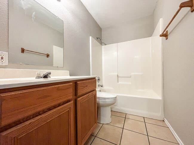 Building Photo - 1133 Misty Acres Dr