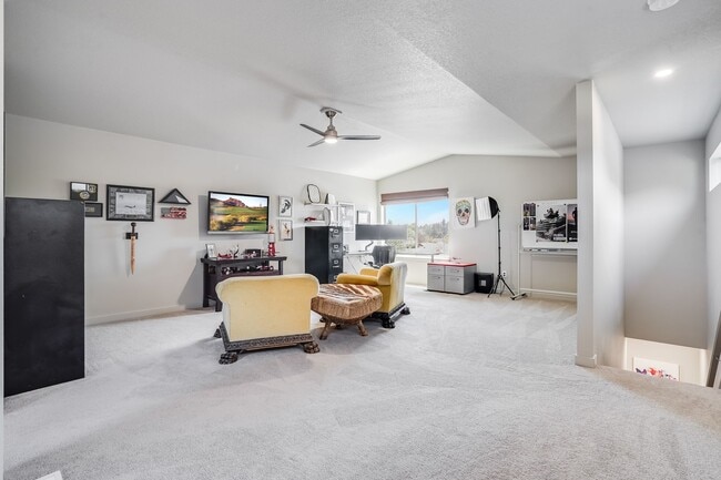 Building Photo - Beautiful 4 Bed, 3.5 Bath Rental Home in C...
