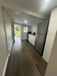 Building Photo - Cozy 3 bedroom 1 bath house