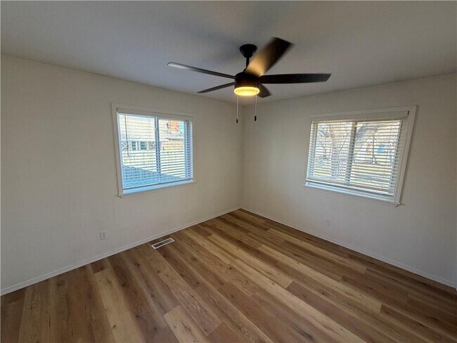 Building Photo - 2854 N Loxley Ave