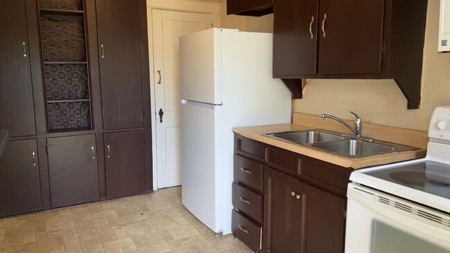 Building Photo - Beautiful 3 Bedroom 1 Bathroom in Lancaste...
