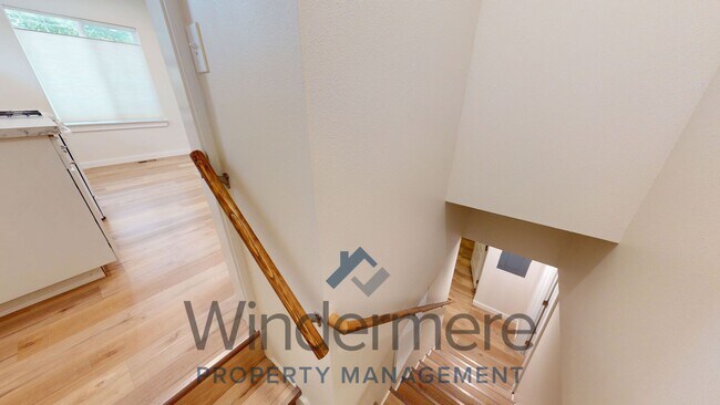 Building Photo - Whit834/836