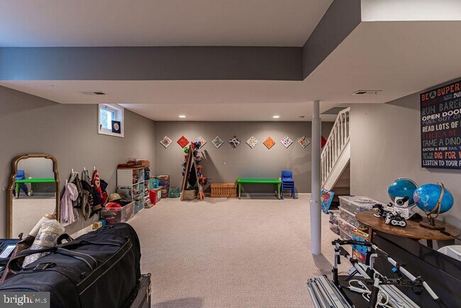 Building Photo - 6221 Wilmington Dr