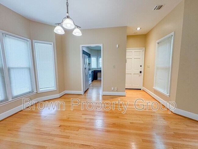 Building Photo - 741 Victorian Pl