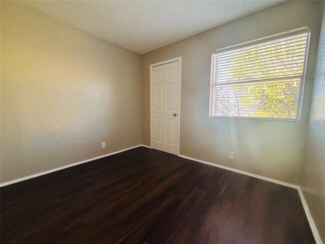 Building Photo - 503 Hardin Ct