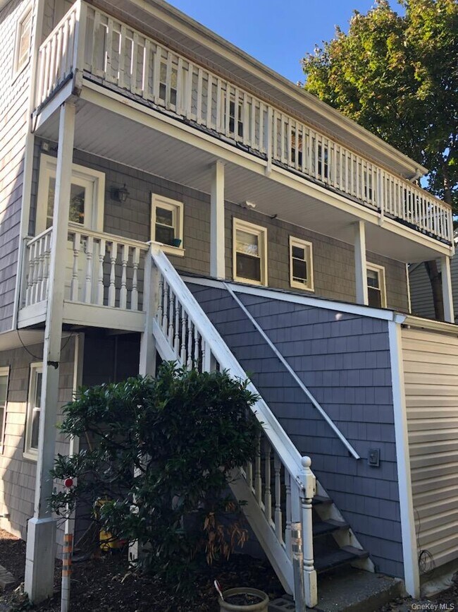 Primary Photo - 76 Bayview Ave