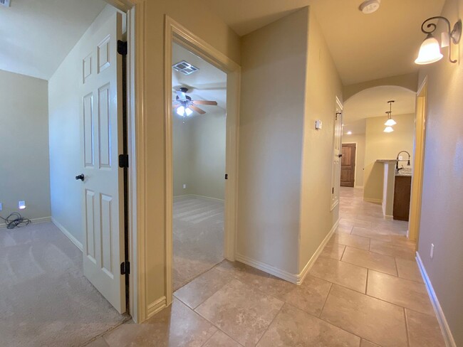 Building Photo - 5710 Saluki Dr