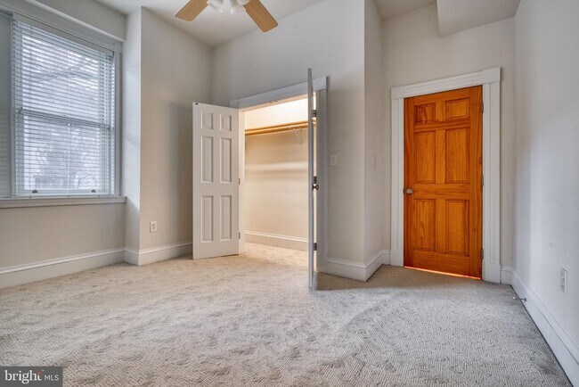 Building Photo - 509 Cathedral St