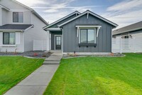 Building Photo - Effortless Elegance: Discover Your Ideal 2...