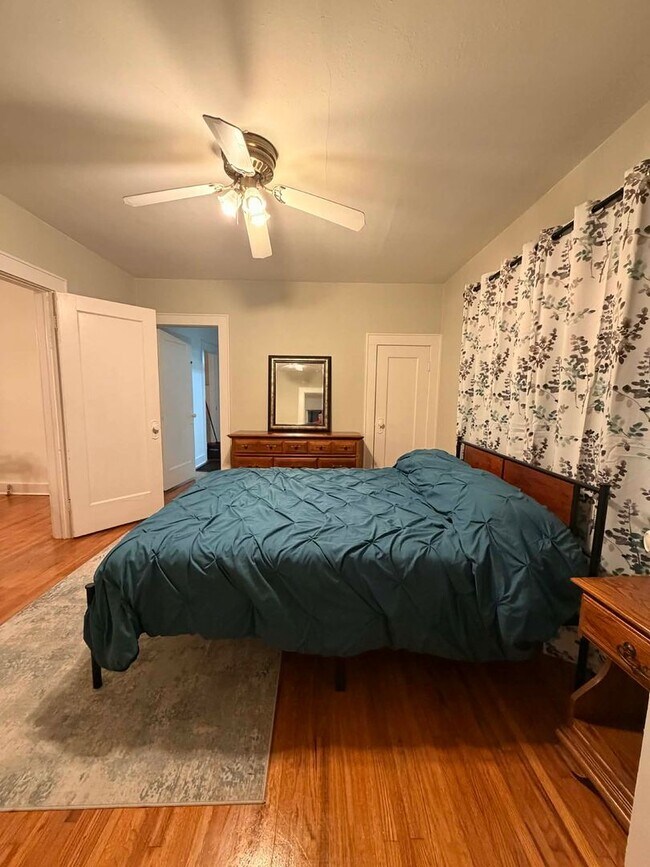 Building Photo - COMING SOON: 2 Bedroom Fully Furnished Short-Term Rental – Joplin, MO