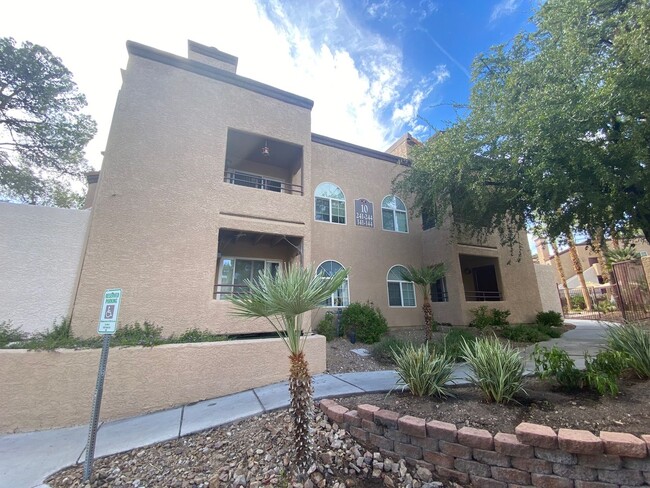 Primary Photo - LOVELY 3 BEDROOM 2 BATHROOM 1ST FLOOR CONDO,