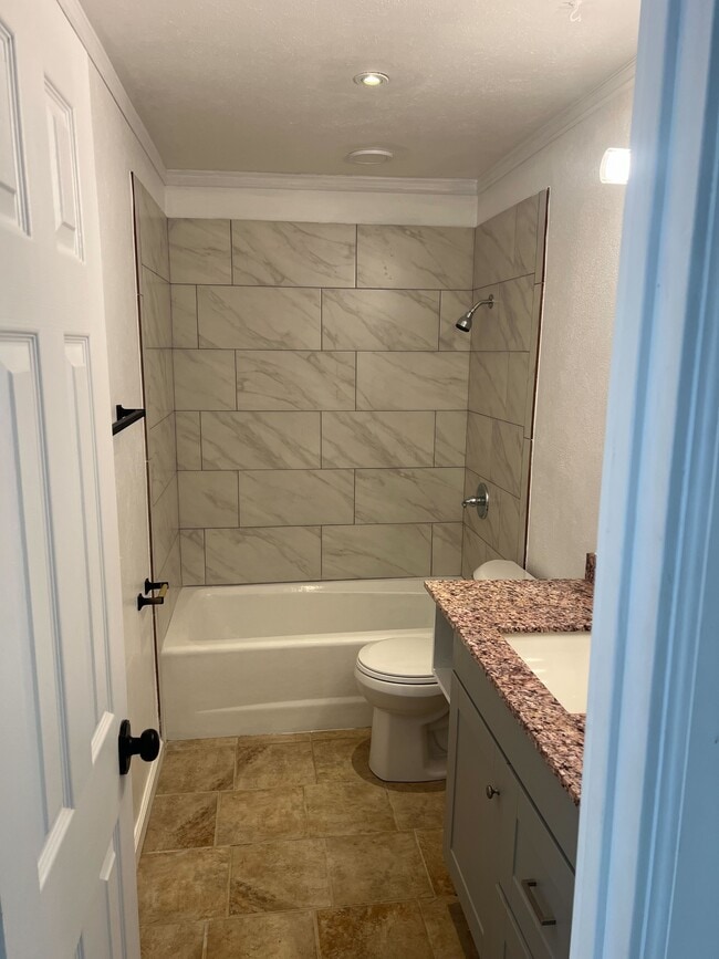 Building Photo - 4101 Parkway Rd