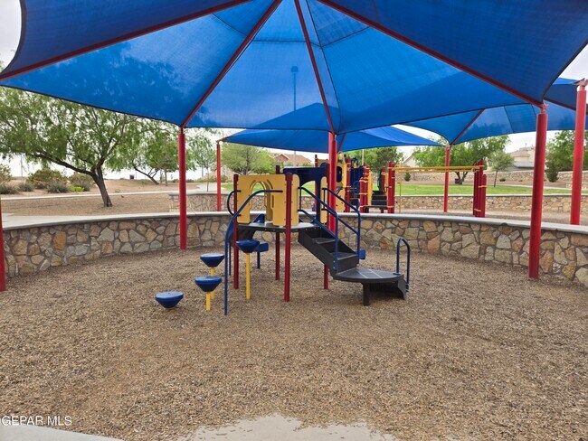 Building Photo - 12509 Twin Leaf Dr