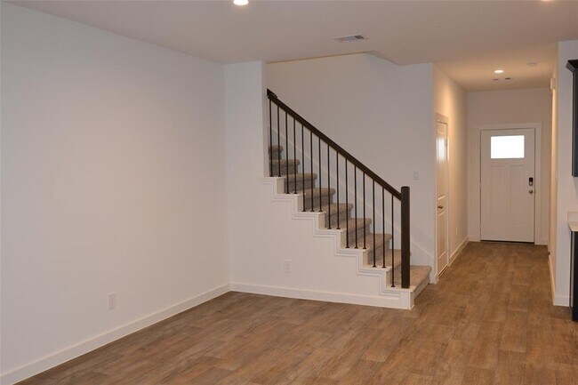 Building Photo - 1607 Portorosso Dr