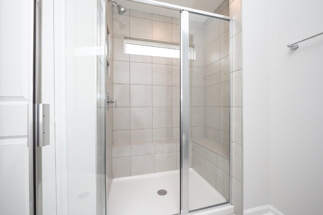 Building Photo - Elegant 3-Bedroom, 2.5-Bath Townhome with Modern Finishes ($1950/mo rent***)