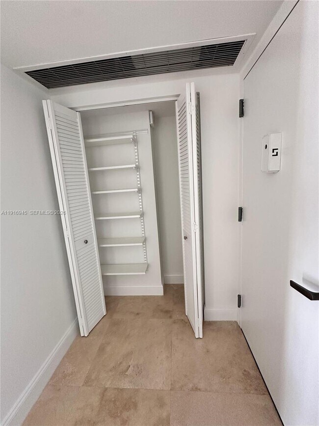 Building Photo - 2333 Brickell Ave