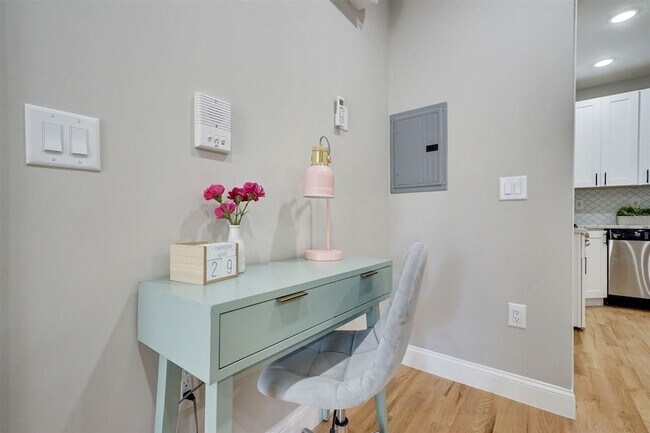 Building Photo - 346 Communipaw Ave