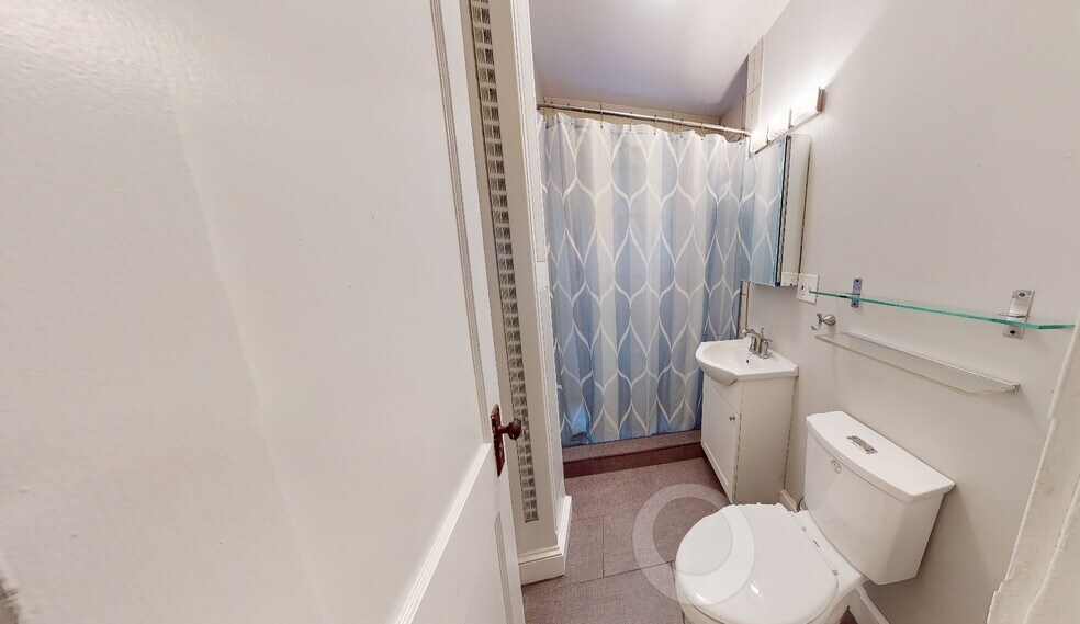 Building Photo - 3 Gray Gdns W